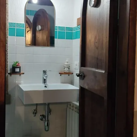 Apartment La Chascona Di Casa Di Tufo Nel Borgo Farnese