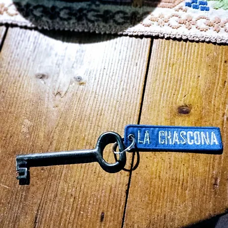 La Chascona Di Casa Di Tufo Nel Borgo Farnese