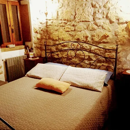 Apartment La Chascona Di Casa Di Tufo Nel Borgo Farnese